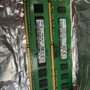 DDR3 4GB(단면) + 8GB(양면) = 12GB 이미지