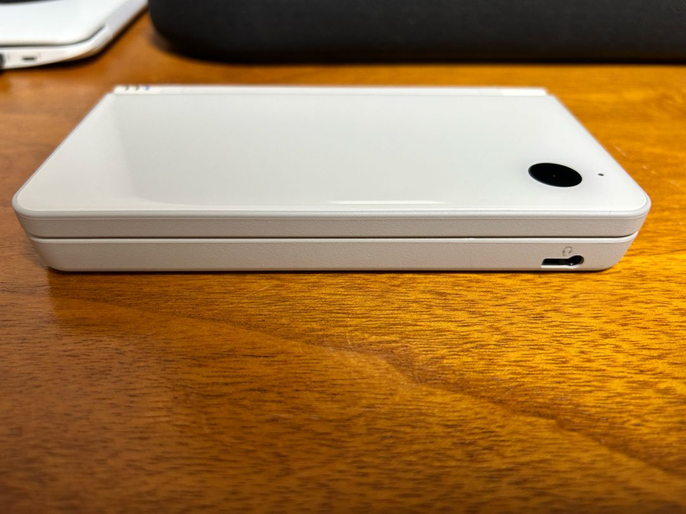 닌텐도 dsi ll 이미지