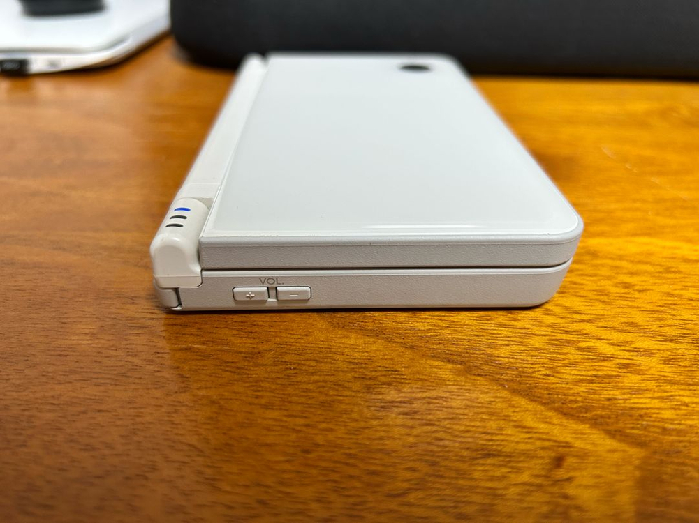 닌텐도 dsi ll 이미지