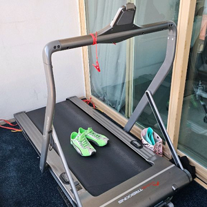가정용 런닝머신 팝니다 이미지