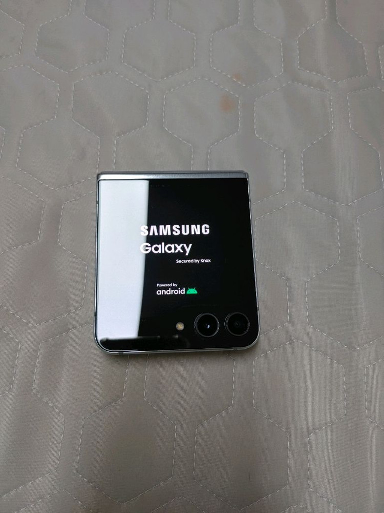 풀박 S급 ㅡ 갤럭시 Z플립5 256GB 이미지