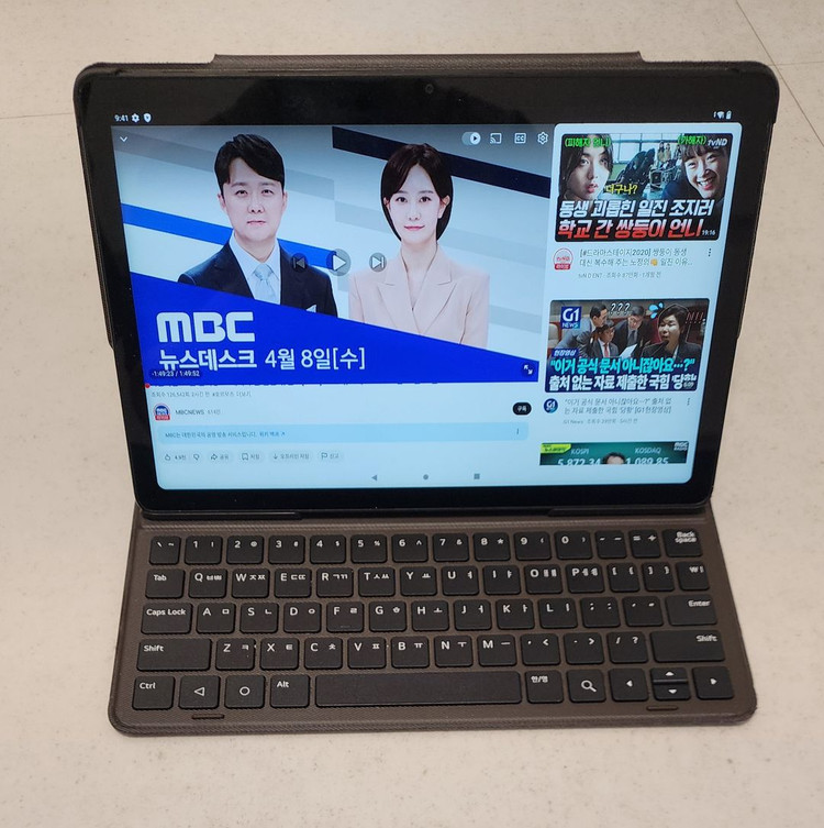 LG 울트라탭 태블릿 - 키보드 케이스포함 10.1인치 이미지