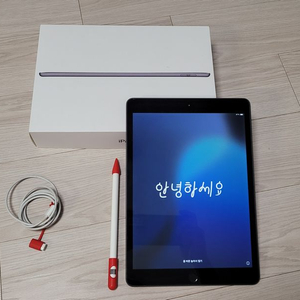 -- 아이패드 8세대 32GB + 애플펜슬 -- 이미지