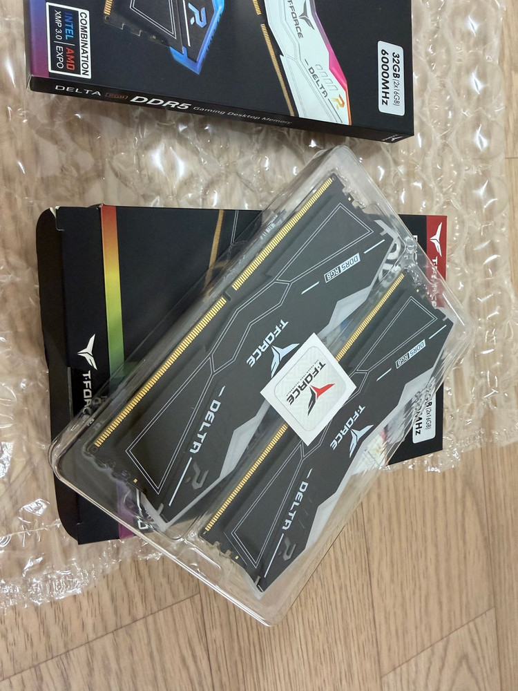 64GB 팀그룹 DDR5-6000 CL38 Delta RGB / 32GB(16Gx2) 미개봉1개, 개봉1개 이미지