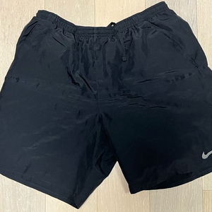 나이키 드라이핏 반바지 L 검정 팝니다 이미지