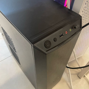 i5-9400F 2.90GHz 사무실에서 사용했던 데스크탑 본체 판매합니다. 이미지