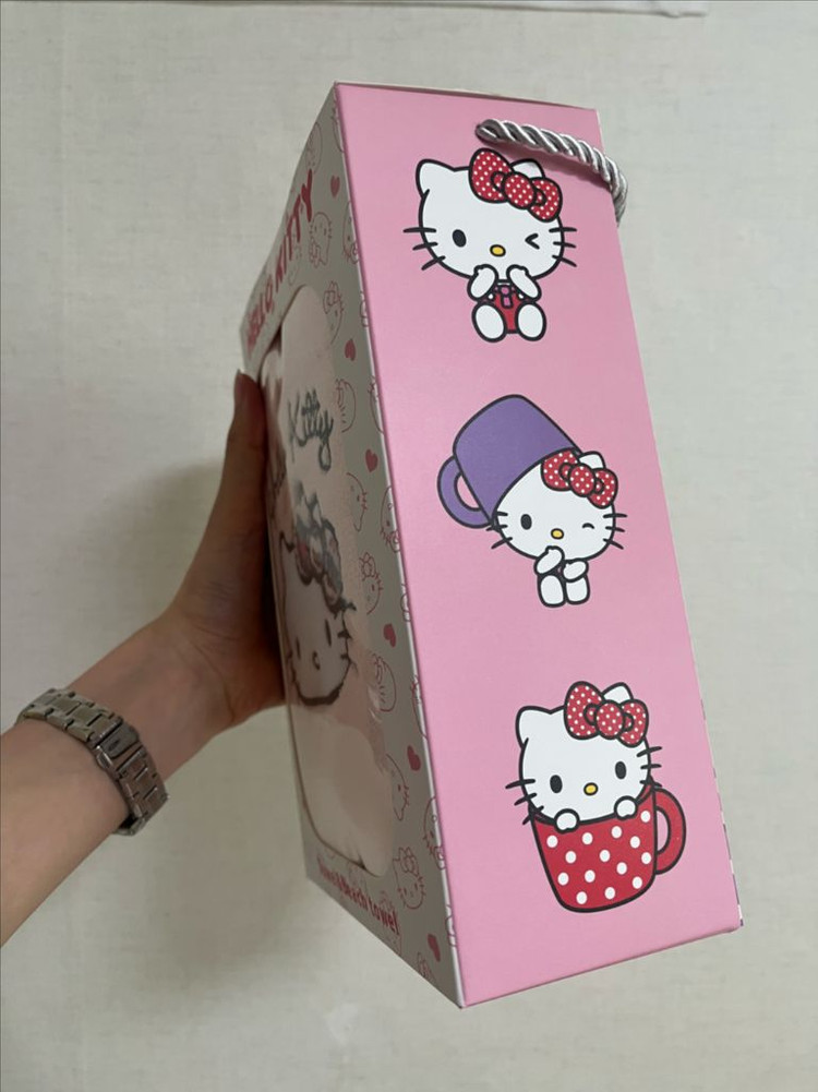헬로키티 핑크 비치타올 이미지