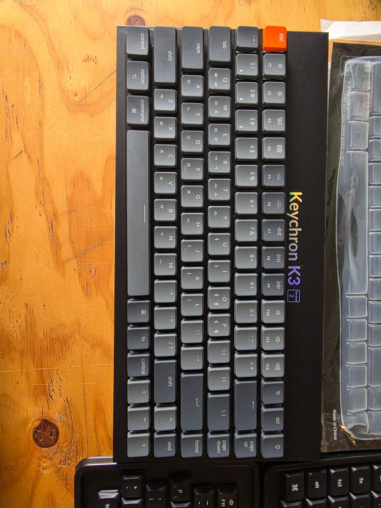 키크론 K3 RGB 블루투스 기계식 핫스왑 무선 키보드(K3D2)+키캡(PBT06) 일괄판매합니다. 이미지