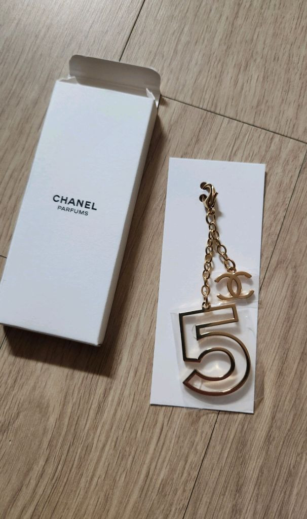 샤넬 넘버5 키링 이미지