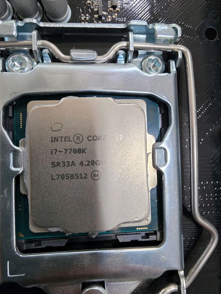 7700k +Z270M 프로4 메인보드 + ddr4 16g 세트 이미지