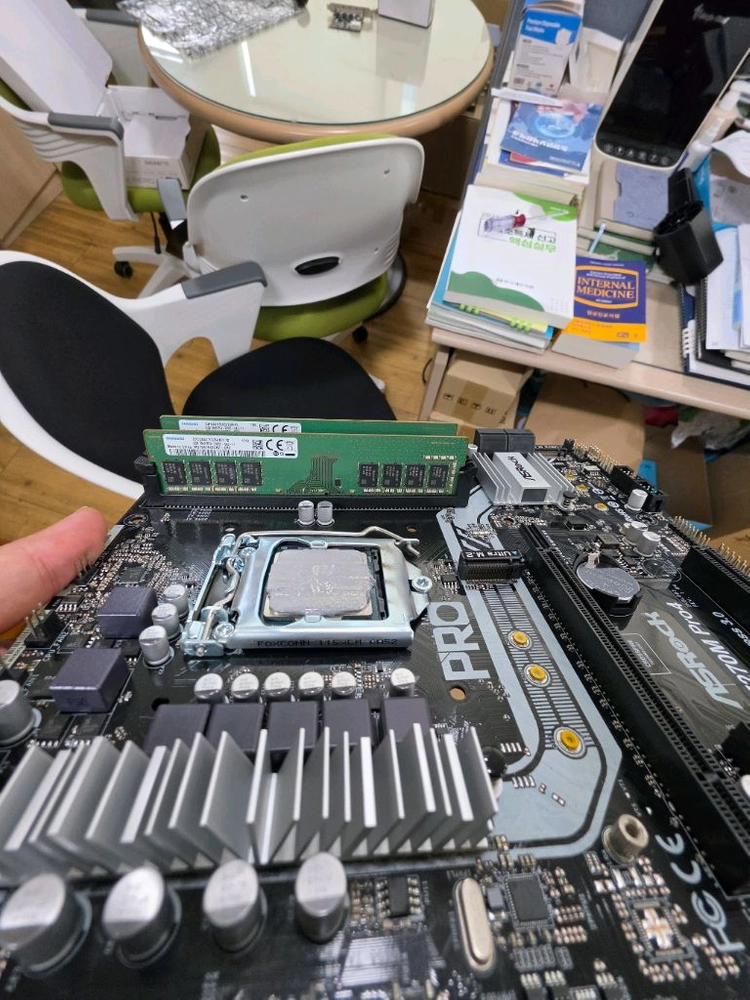 7700k +Z270M 프로4 메인보드 + ddr4 16g 세트 이미지