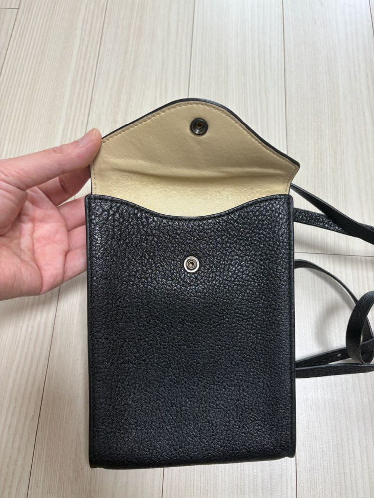 르메르 스트랩 엔벨로프백 블랙 이미지