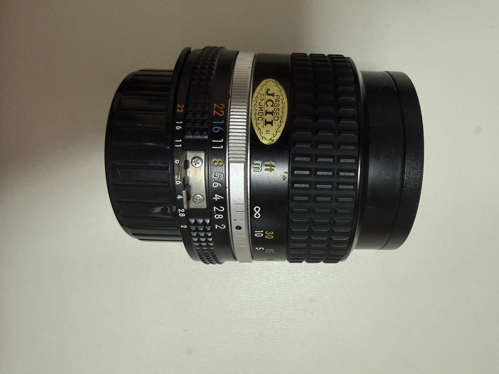 니콘 mf 85mm f2 ais 입니다 이미지