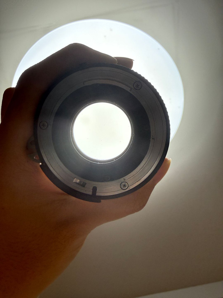 니콘 mf 85mm f2 ais 입니다 이미지