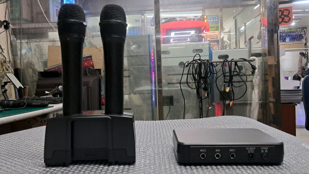 디컴 MAX 20th 노래방 무선마이크 이미지