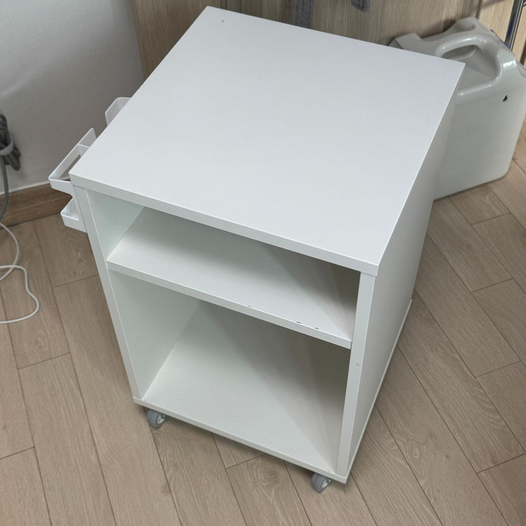 이케아 비할스 침대협탁 화이트 37x58 IKEA VIHALS 이동식 협탁 팝니다. 이미지