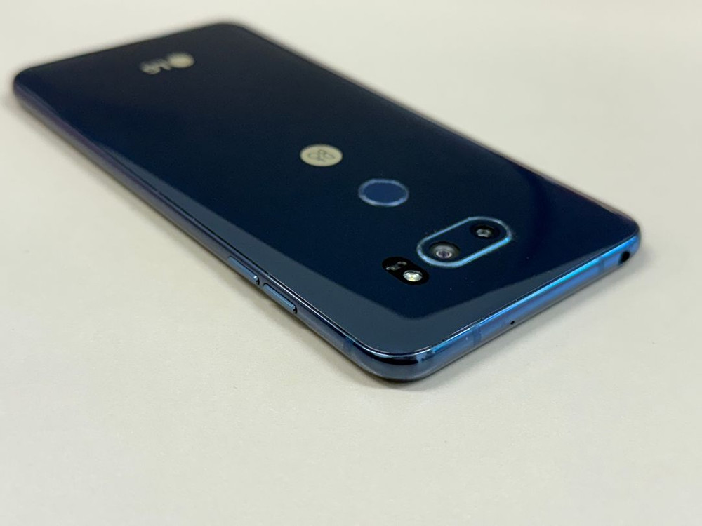 (6만원)LG V30 블랙 64G 무잔상 A급 단말기 검수완료 미파손폰 이미지
