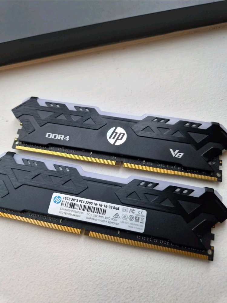 HP DDR4 V8 시리즈 32GB 3200MHz RGB 램 2개 이미지