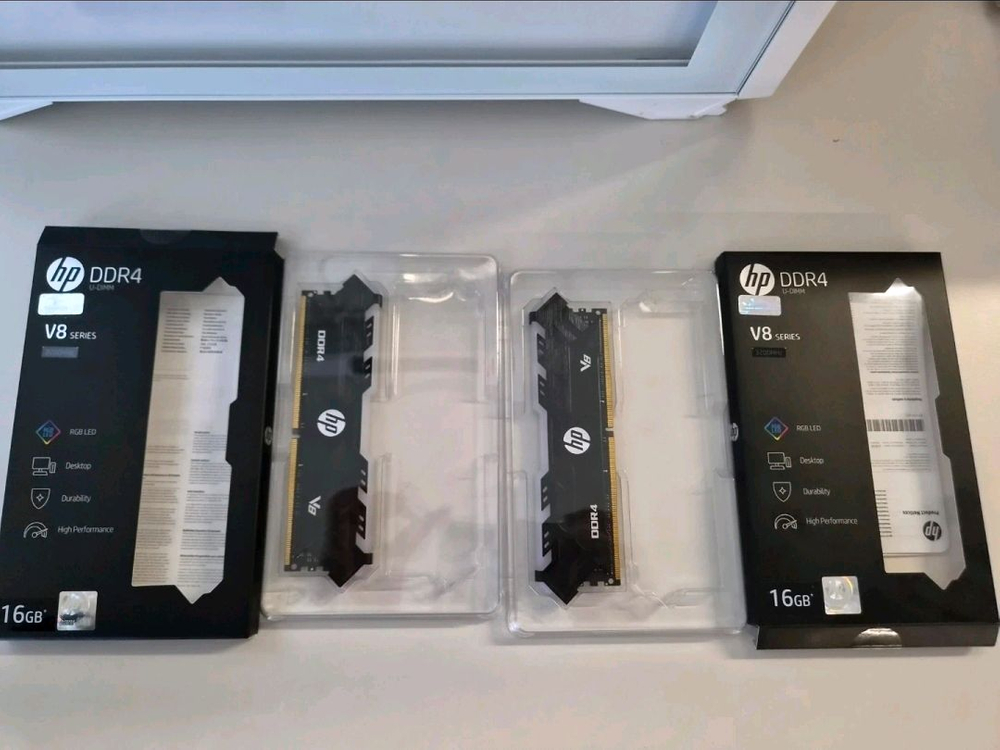 HP DDR4 V8 시리즈 32GB 3200MHz RGB 램 2개 이미지