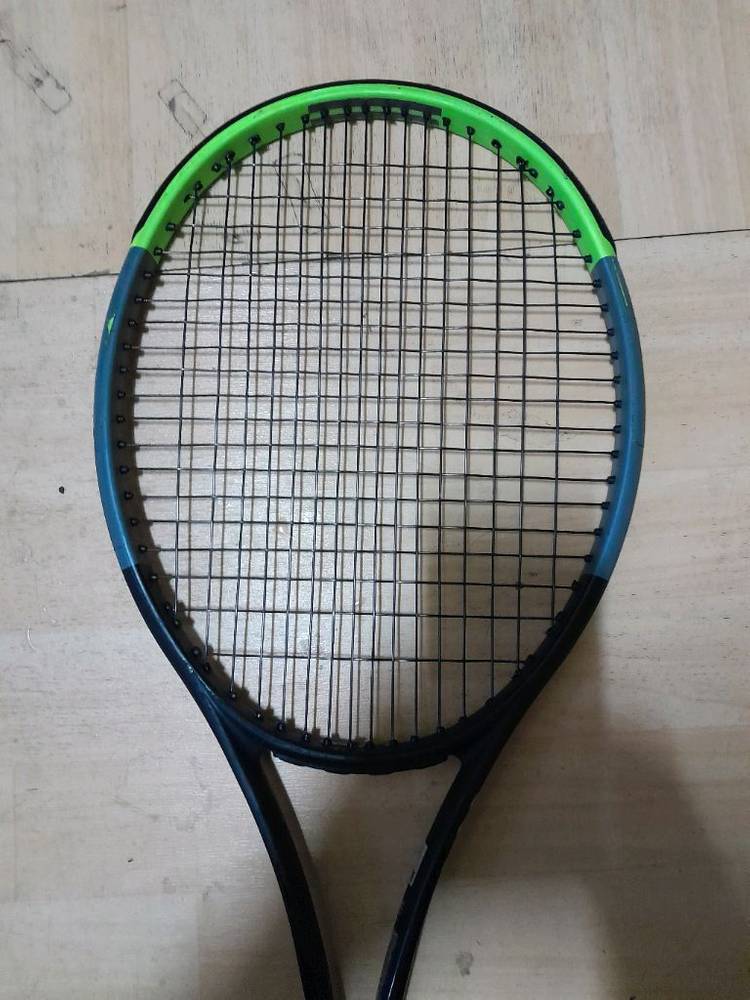 테니스라켓윌슨블레이드v7. 100l.285그램 이미지