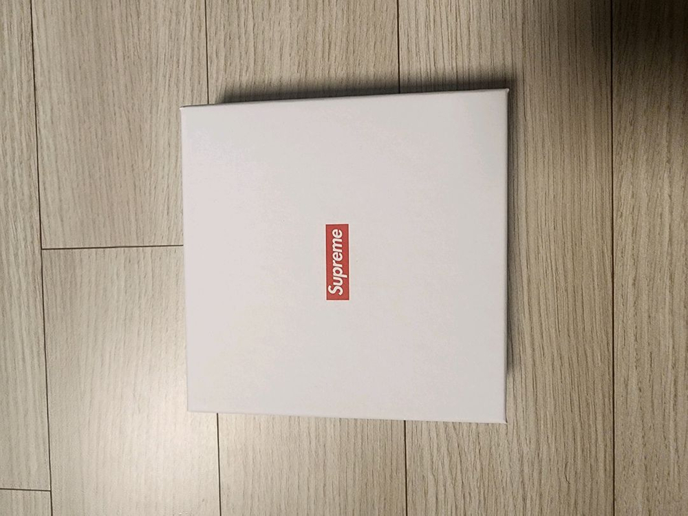 슈프림 레더 카드 홀더 레드 이미지