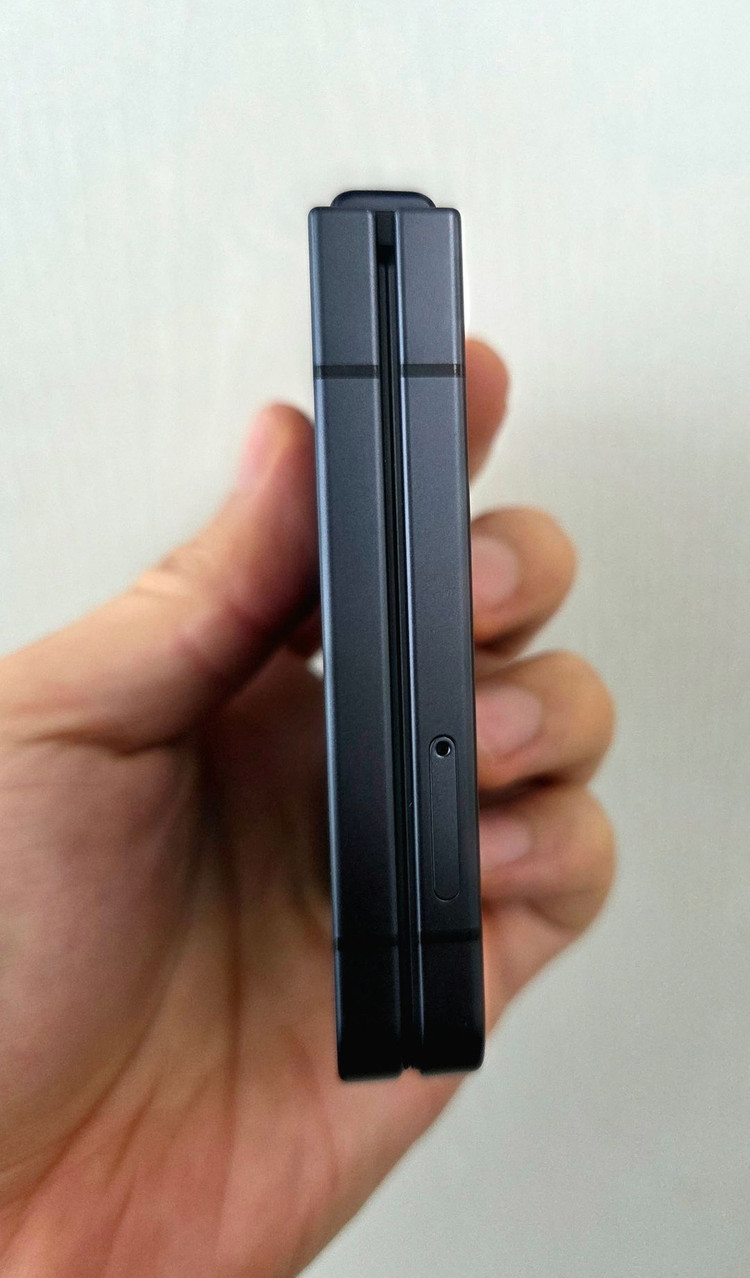 갤럭시 Z플립7_256G 블랙 자급제 판매 힙니다. [67만] 이미지