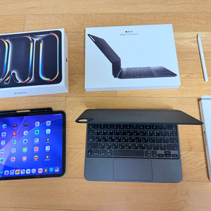 Apple iPad Pro 11인치 M5 256GB(셀룰러) + 매직키보드 + 애플펜슬 이미지