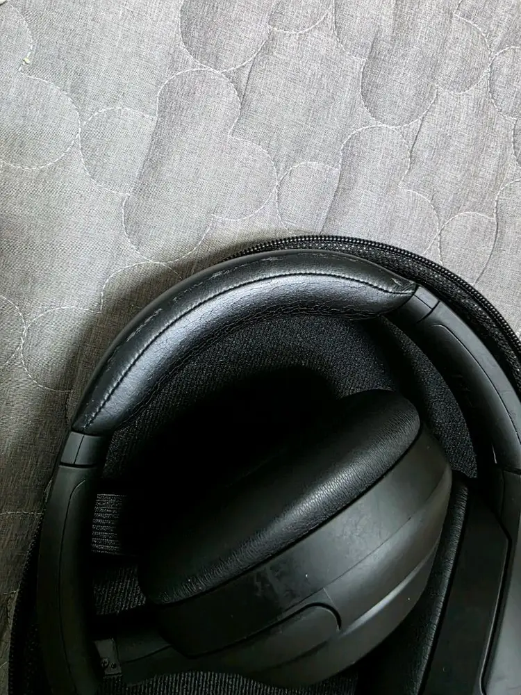소니 WH-1000XM4 블랙 헤드폰 이미지