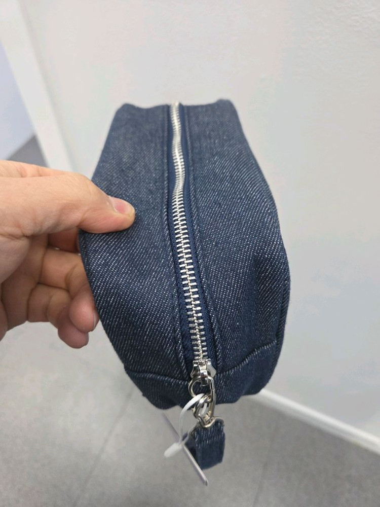 산리오 헬로키티 데님 파우치 이미지