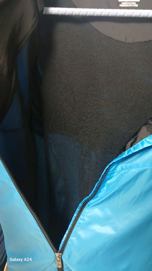 나이키 윈드러너 러닝 후드 윈드스토퍼 바람막이 재킷 사이드 지퍼 포켓 블루(XL)나이키(Nike)의 클래식 윈드러너 이미지