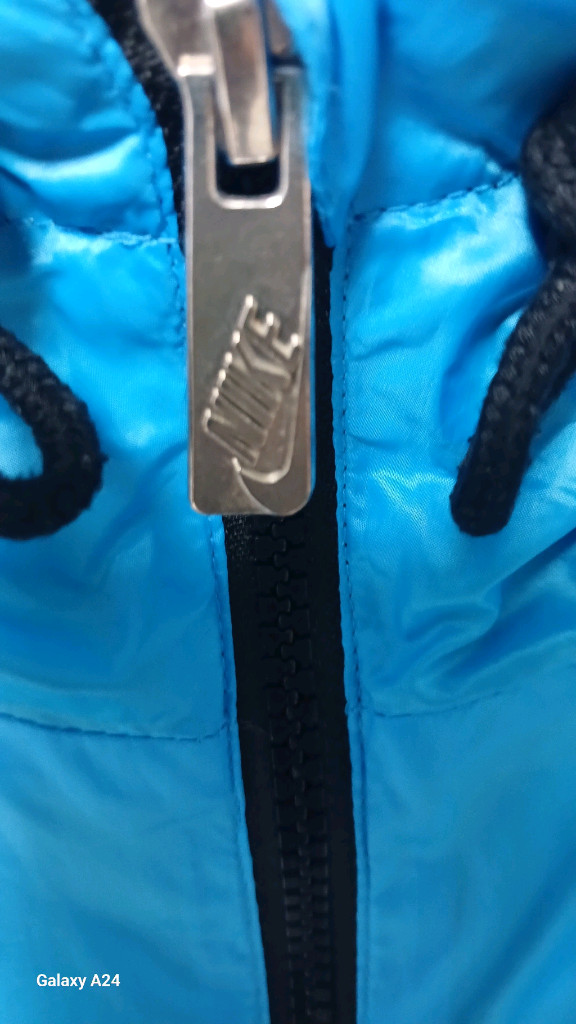 나이키 윈드러너 러닝 후드 윈드스토퍼 바람막이 재킷 사이드 지퍼 포켓 블루(XL)나이키(Nike)의 클래식 윈드러너 이미지