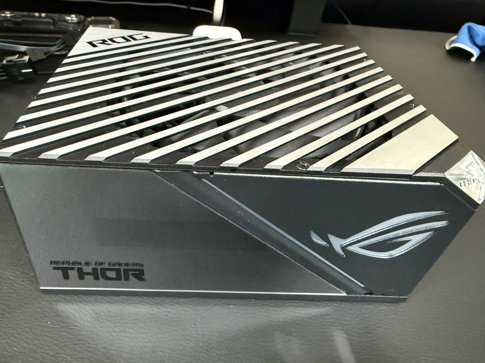 ASUS ROG THOR 1200P2 파워 이미지