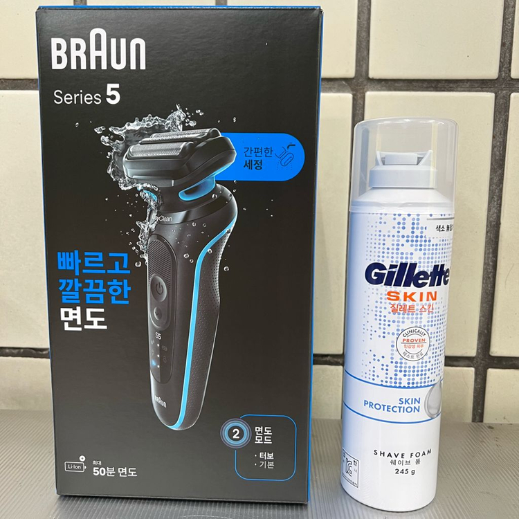 브라운 면도기 시리즈5 52-M1000s + 질레트 스킨 쉐이브 폼(245g) 이미지