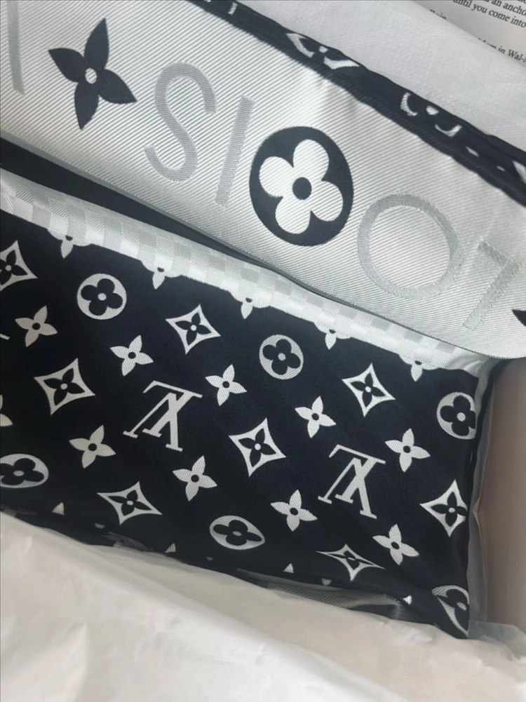 루이비통 스카프 이미지