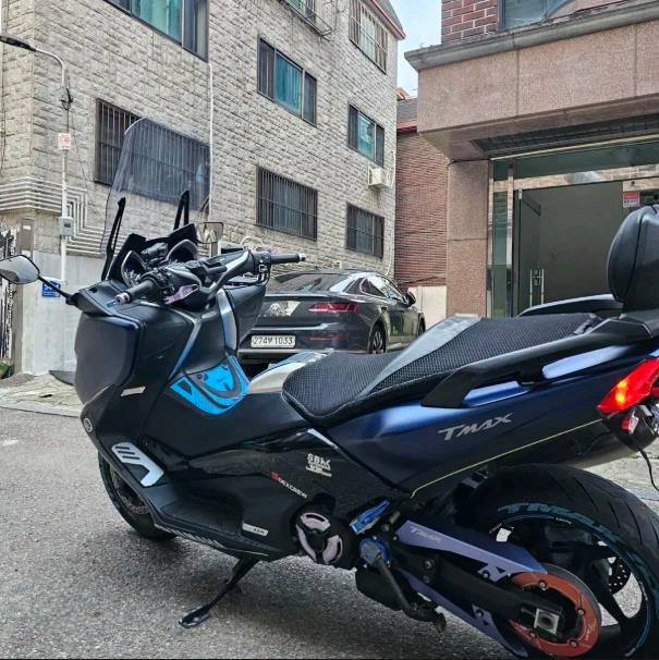 티맥스DX 오토바이 18년식 판매합니다 이미지