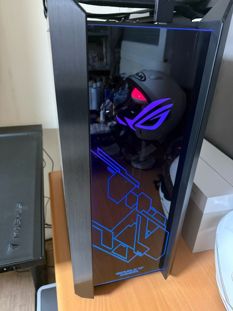 ASUS ROG STRIX HELIOS 케이스 블랙 이미지