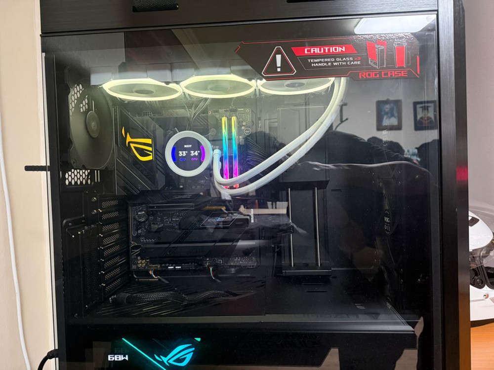 ASUS ROG STRIX HELIOS 케이스 블랙 이미지