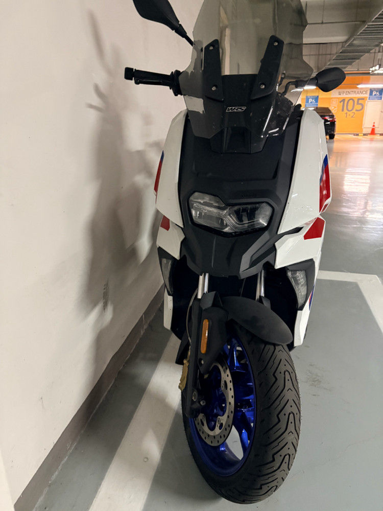 bmw c400x 24년식 이미지