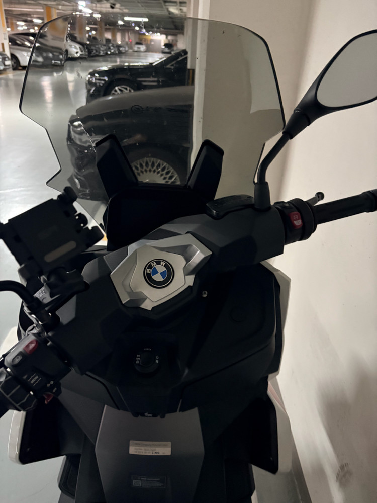 bmw c400x 24년식 이미지