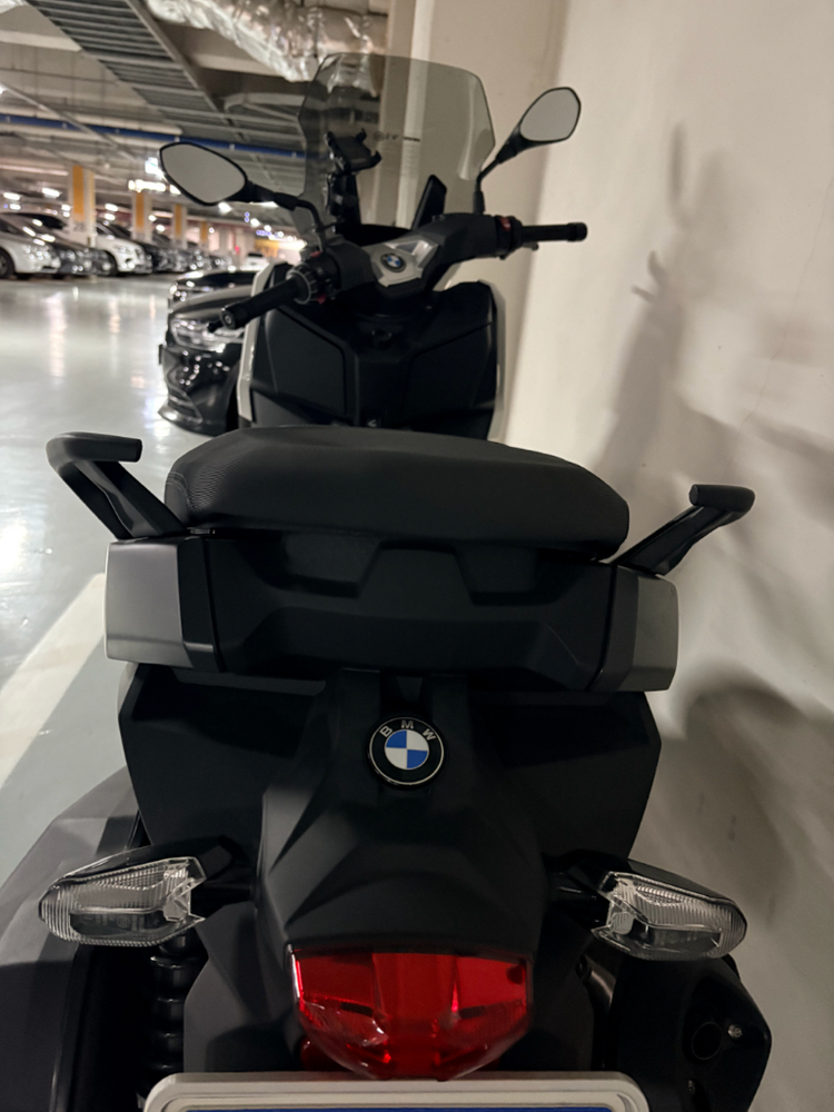 bmw c400x 24년식 이미지