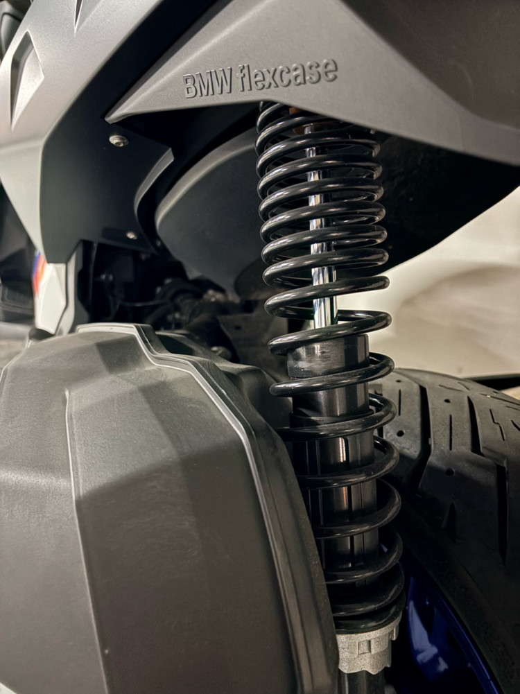 bmw c400x 24년식 이미지