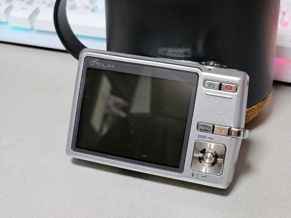 카시오 엑슬림 z500 빈티지 디카 이미지