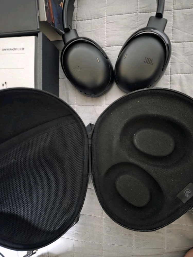 JBL tour one m3 블랙 이미지