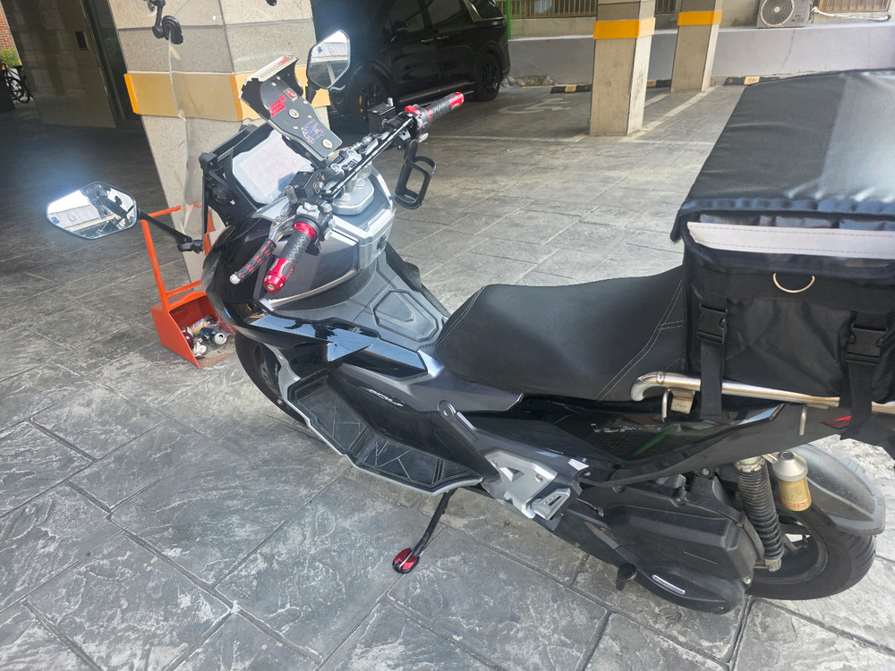KR모터스 kwin125 adv125 이미지