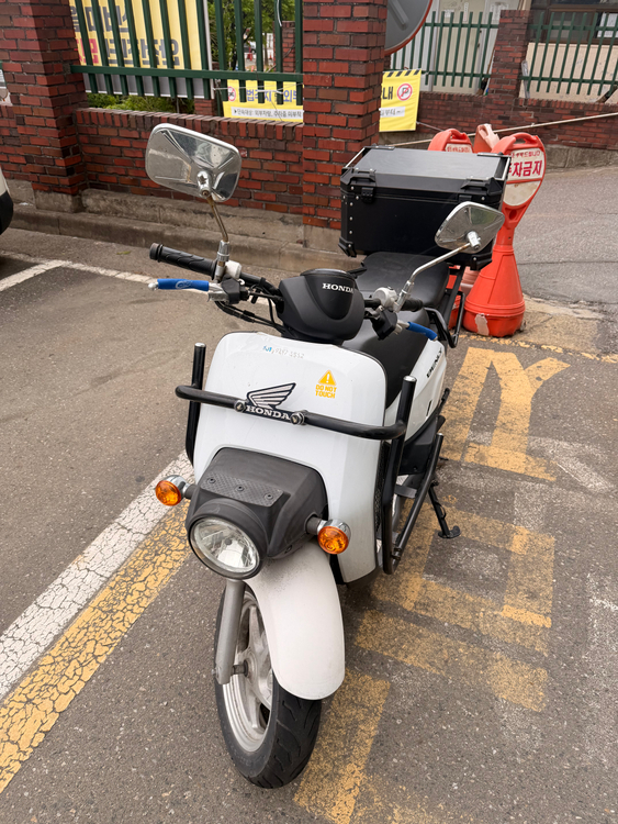 18년식 혼다 벤리 110 탑박스 포함 13910km 판매합니다. 이미지