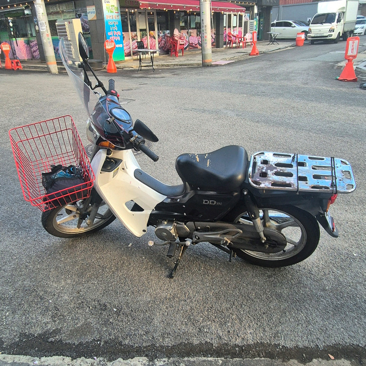 110cc 스쿠터 이미지