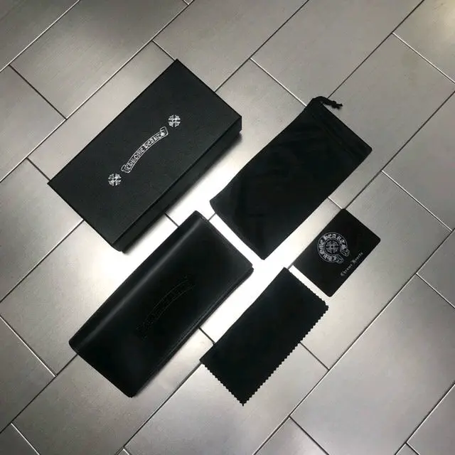 크롬하츠 GIZZNME 기쯔엔미 안경 이미지