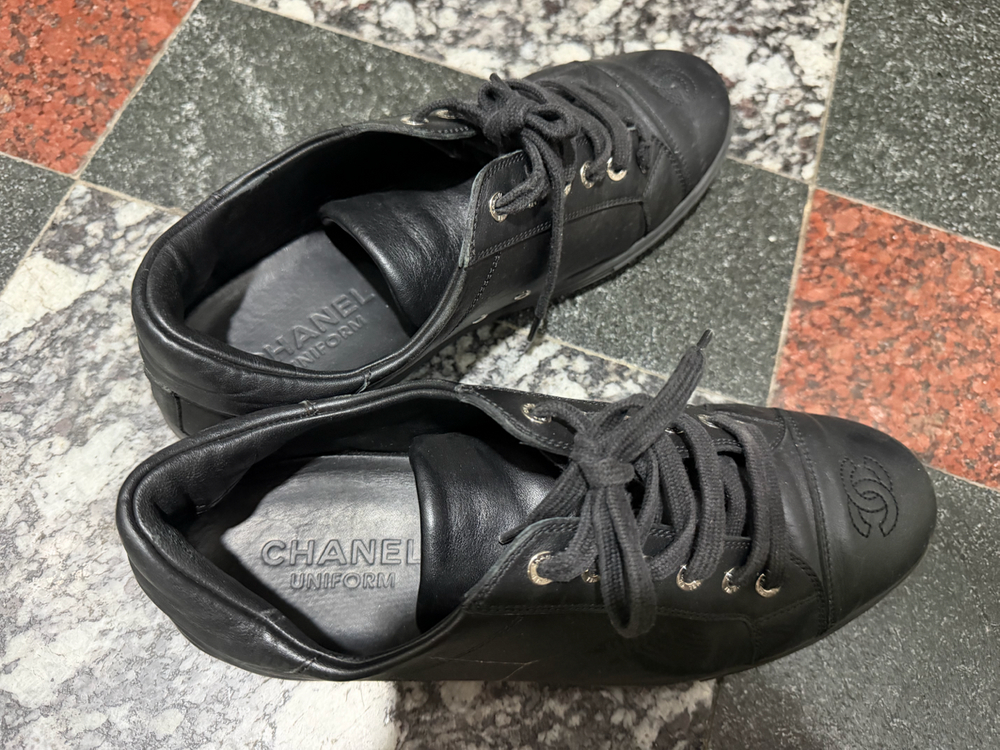 CHANEL 샤넬 블랙 스니커즈 운동화 265 유니폼 이미지