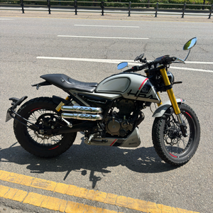 22년식 몬디알 힙스터 125cc 클래식 바이크 판매합니다. 이미지