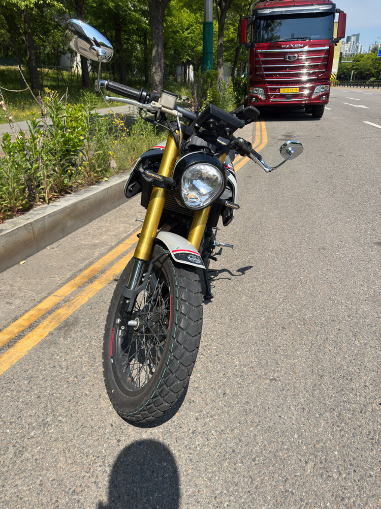 22년식 몬디알 힙스터 125cc 클래식 바이크 판매합니다. 이미지